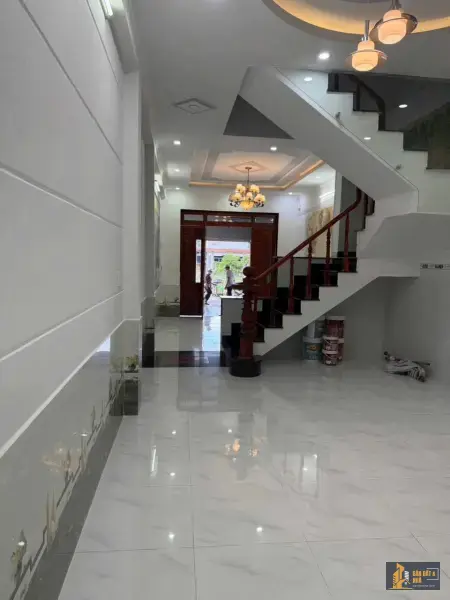 Bán nhà đường Đông Thành