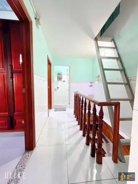 Bán nhà shr ngay chợ Xóm Nghèo