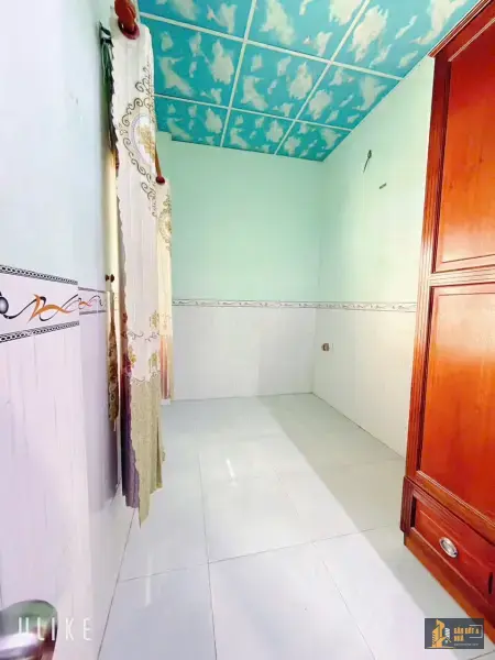 Bán nhà shr ngay chợ Xóm Nghèo