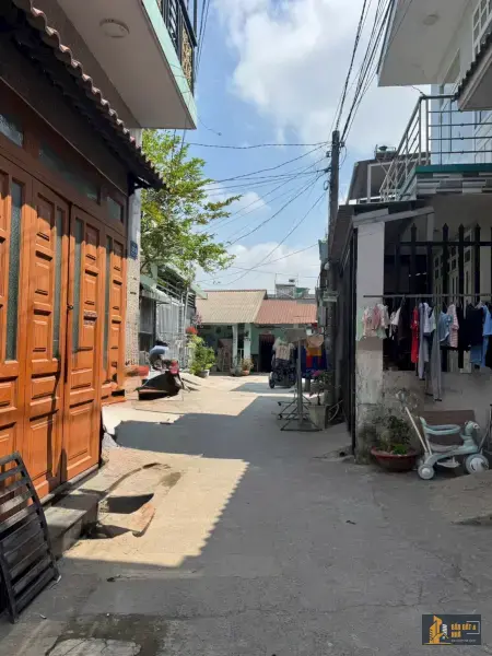 Bán nhà 1 trệt 1 lầu gần chợ Dĩ An 1