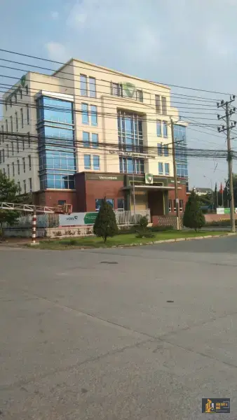 Bán nhà 1 trệt 2 lầu gần Vincom Dĩ An