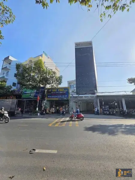 Cho thuê nhà mặt tiền đường Lê Hồng Phong