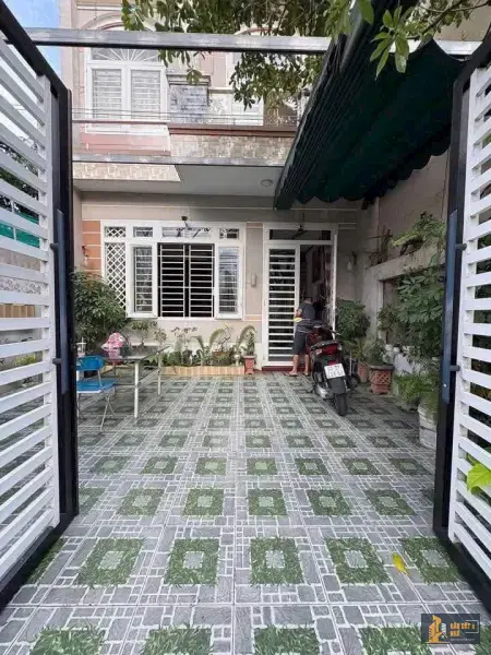 Bán nhà mặt tiền đường Hà Huy Giáp