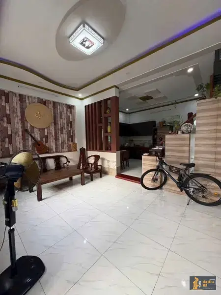 Bán nhà mặt tiền đường Hà Huy Giáp