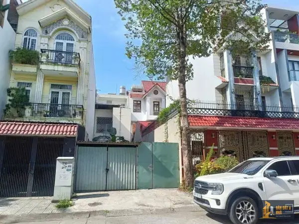 Cần ra gấp lô đất đường 11 Khu TTHC Dĩ An